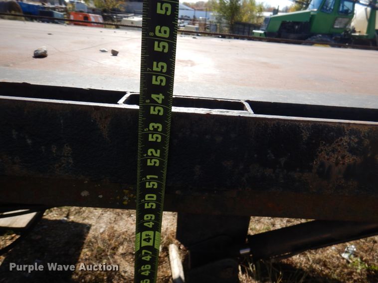 image for item DY9587 1996 Ford FT900  rollback truck