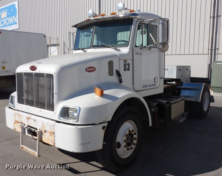 image for item EY9047 2003 Peterbilt 330  semi truck