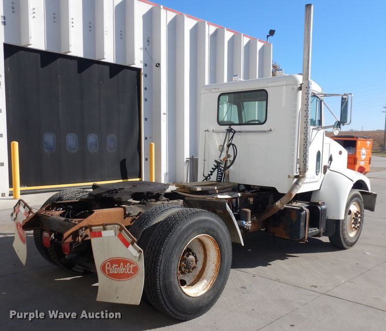 image for item EY9047 2003 Peterbilt 330  semi truck