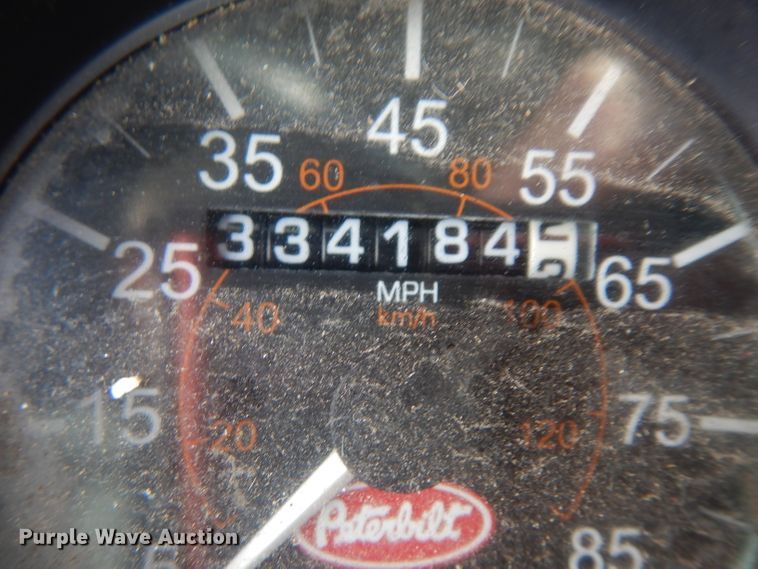 image for item EY9047 2003 Peterbilt 330  semi truck