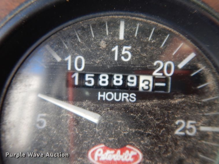 image for item EY9047 2003 Peterbilt 330  semi truck