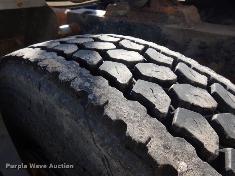 image for item EY9047 2003 Peterbilt 330  semi truck