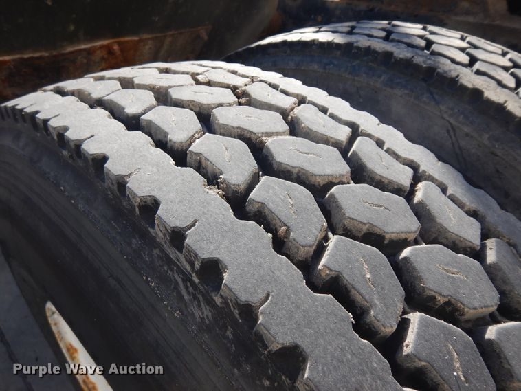 image for item EY9047 2003 Peterbilt 330  semi truck