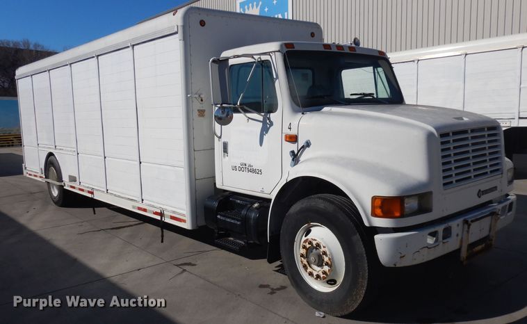 image for item EY9050 1997 International 4900  refrigerated truck