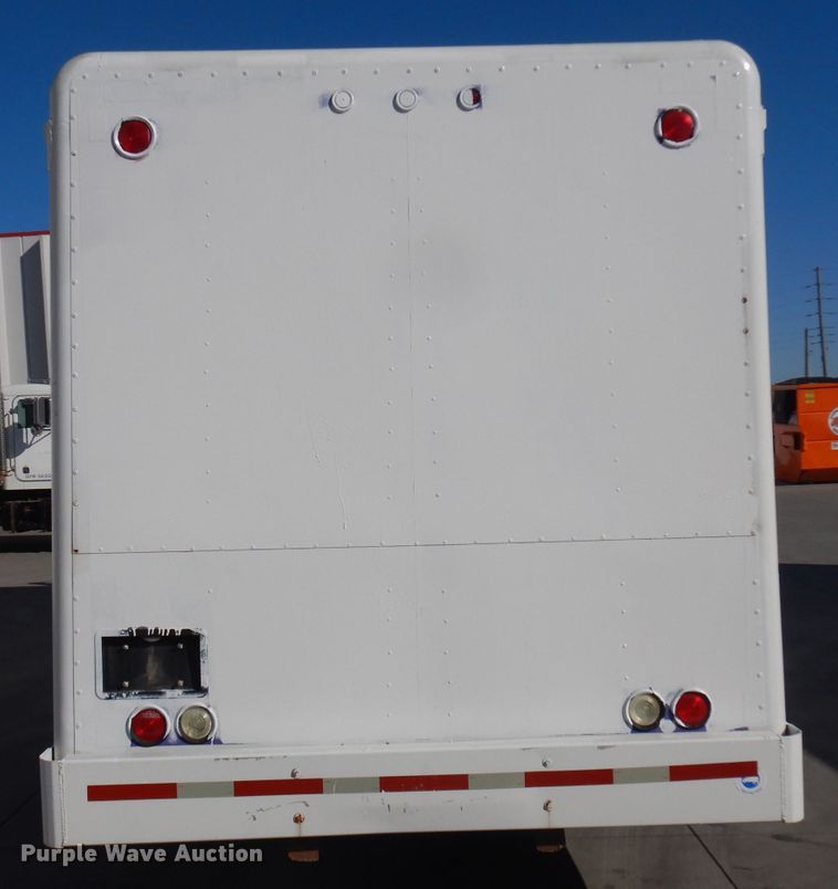 image for item EY9050 1997 International 4900  refrigerated truck