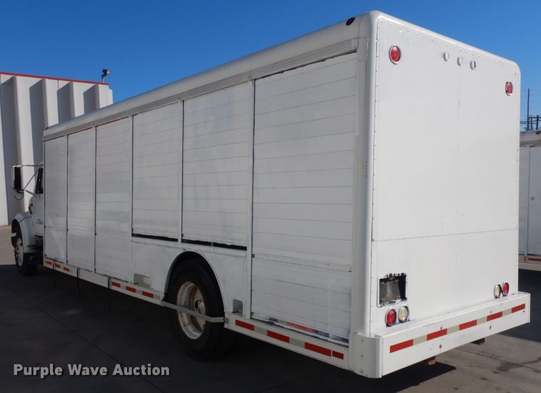 image for item EY9050 1997 International 4900  refrigerated truck