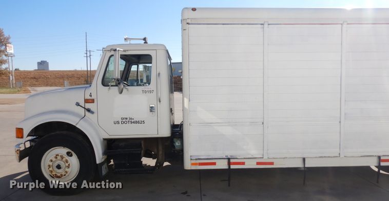 image for item EY9050 1997 International 4900  refrigerated truck