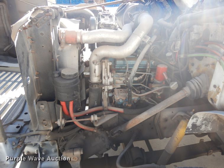 image for item EY9050 1997 International 4900  refrigerated truck