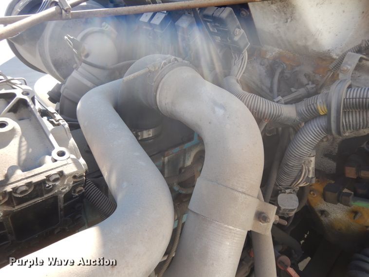 image for item EY9050 1997 International 4900  refrigerated truck