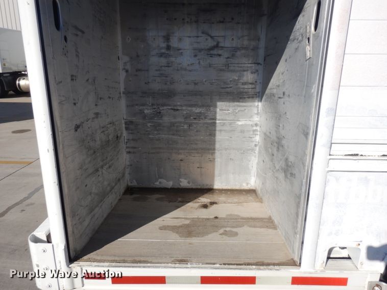 image for item EY9050 1997 International 4900  refrigerated truck