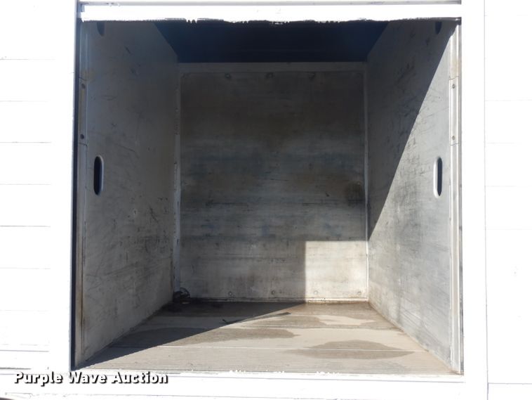 image for item EY9050 1997 International 4900  refrigerated truck