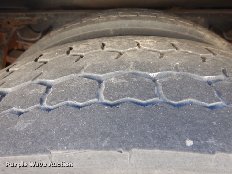 image for item EY9050 1997 International 4900  refrigerated truck