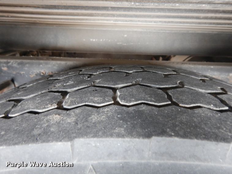 image for item EY9050 1997 International 4900  refrigerated truck