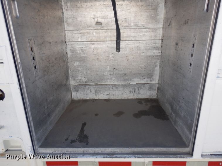 image for item EY9051 1999 Hackney beverage trailer