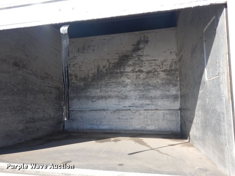 image for item EY9052 1995 Hackney beverage trailer