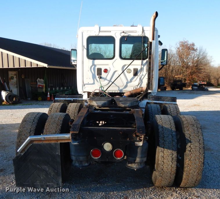 image for item FG9693 2009 Freightliner Cascadia  semi truck