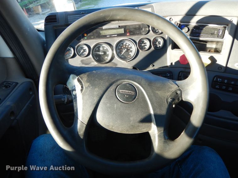 image for item FG9693 2009 Freightliner Cascadia  semi truck