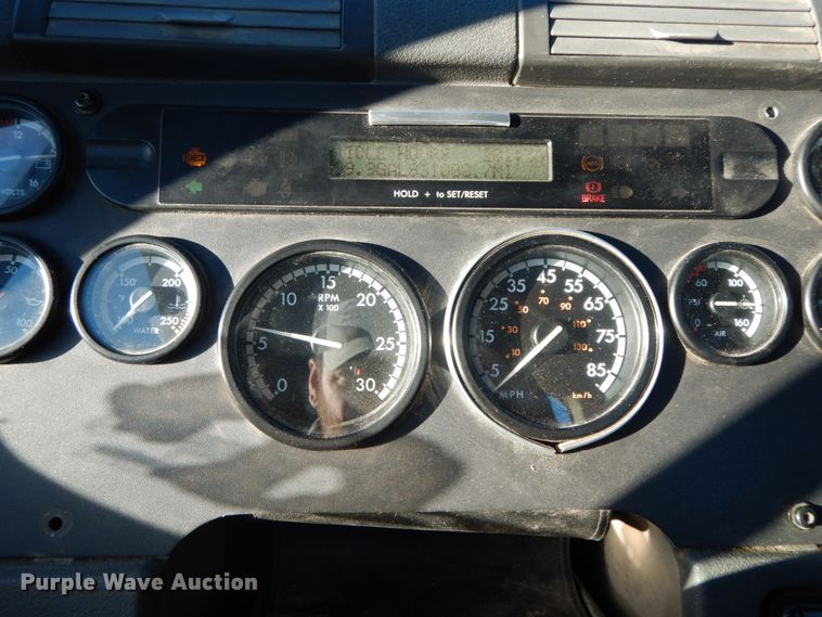 image for item FG9693 2009 Freightliner Cascadia  semi truck