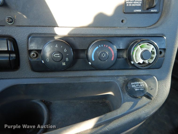 image for item FG9693 2009 Freightliner Cascadia  semi truck