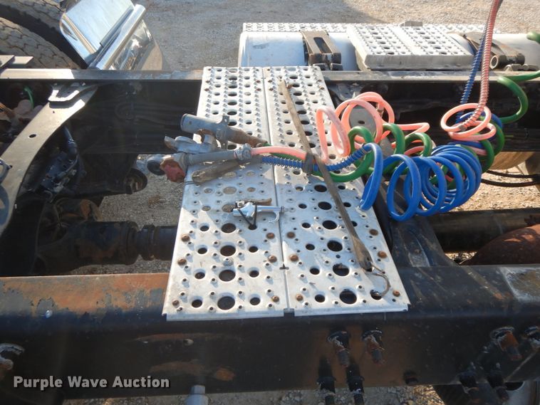 image for item FG9693 2009 Freightliner Cascadia  semi truck