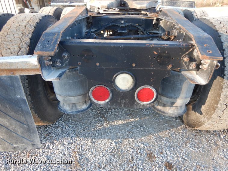 image for item FG9693 2009 Freightliner Cascadia  semi truck