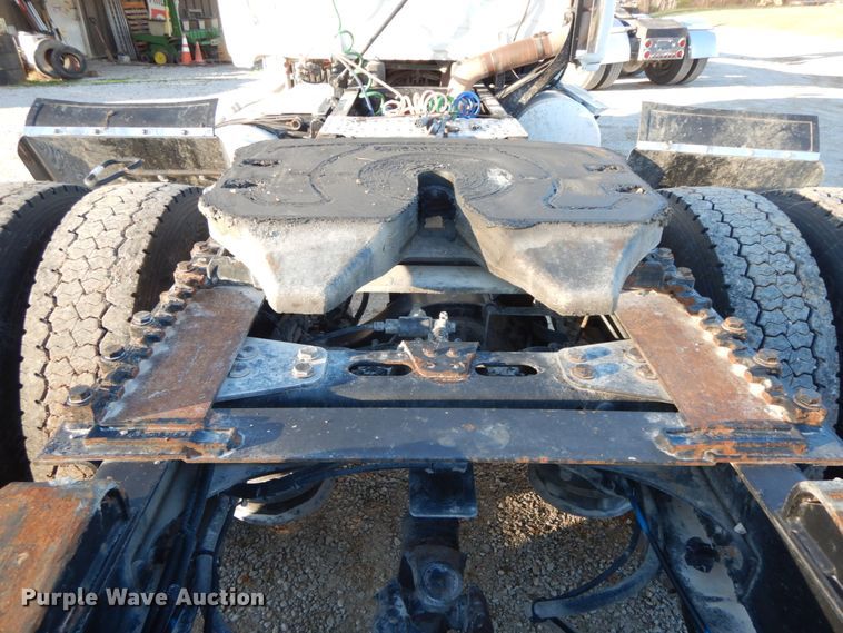 image for item FG9693 2009 Freightliner Cascadia  semi truck