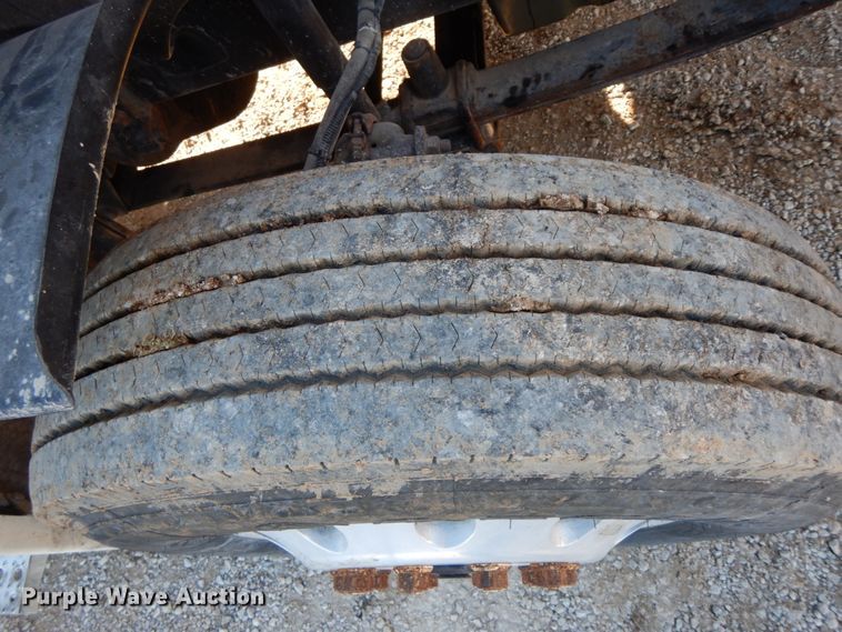 image for item FG9693 2009 Freightliner Cascadia  semi truck