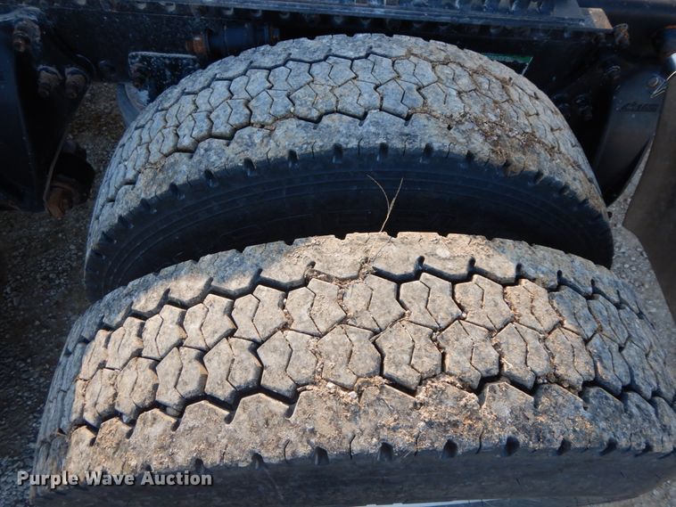 image for item FG9693 2009 Freightliner Cascadia  semi truck