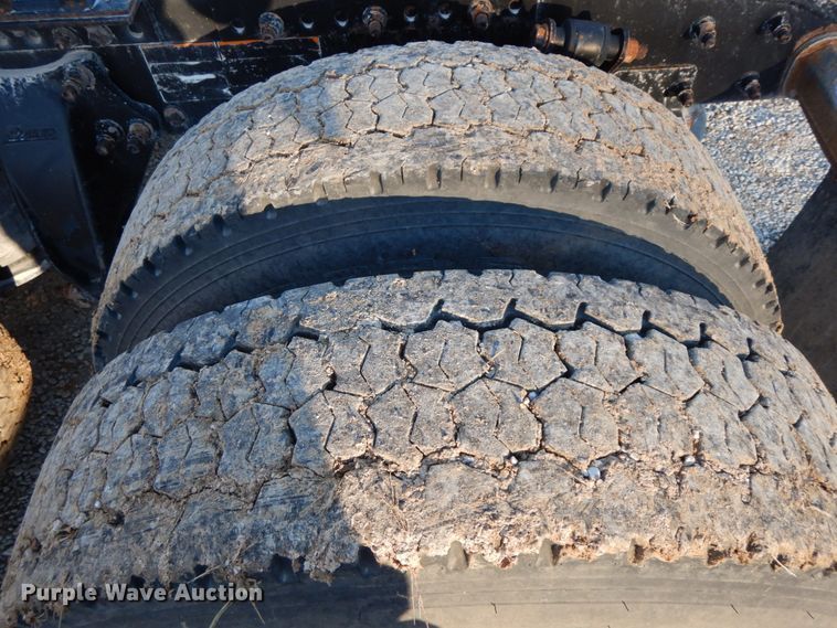 image for item FG9693 2009 Freightliner Cascadia  semi truck