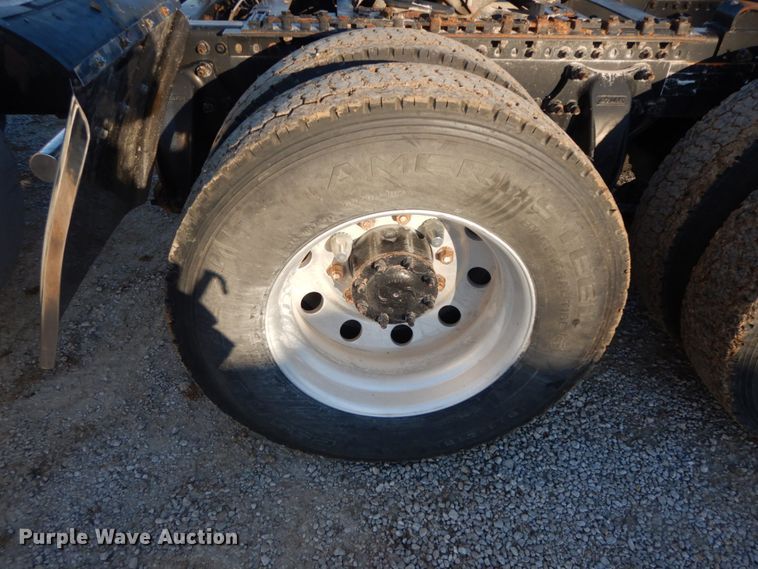 image for item FG9693 2009 Freightliner Cascadia  semi truck