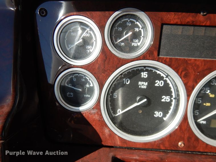 image for item FW9886 2007 Sterling Acterra  truck cab and chassis