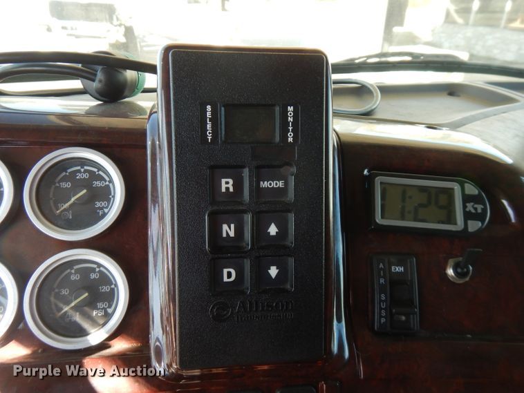 image for item FW9886 2007 Sterling Acterra  truck cab and chassis