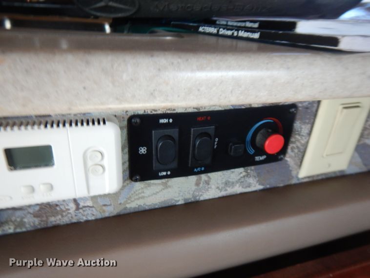 image for item FW9886 2007 Sterling Acterra  truck cab and chassis