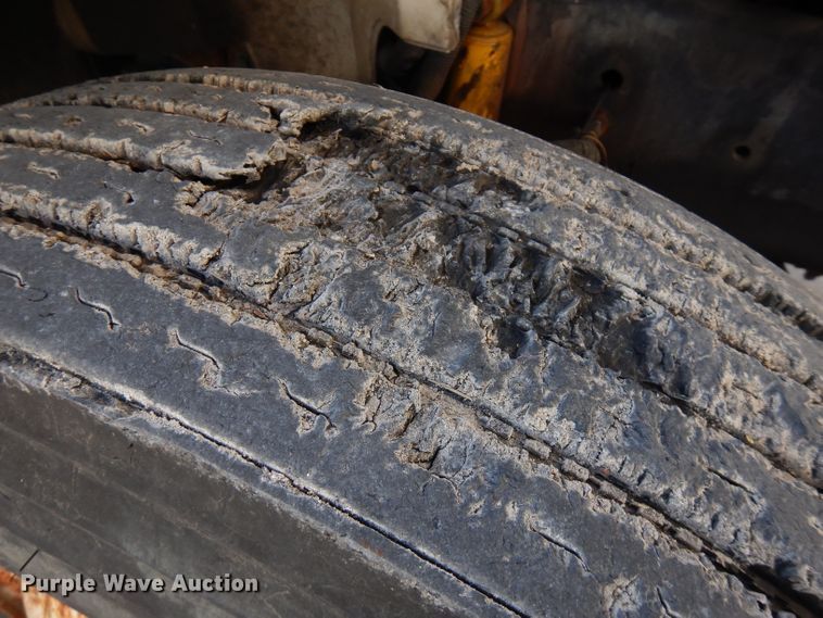 image for item FW9886 2007 Sterling Acterra  truck cab and chassis