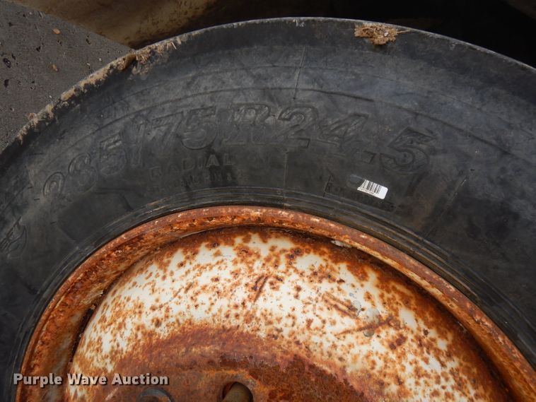 image for item FW9886 2007 Sterling Acterra  truck cab and chassis