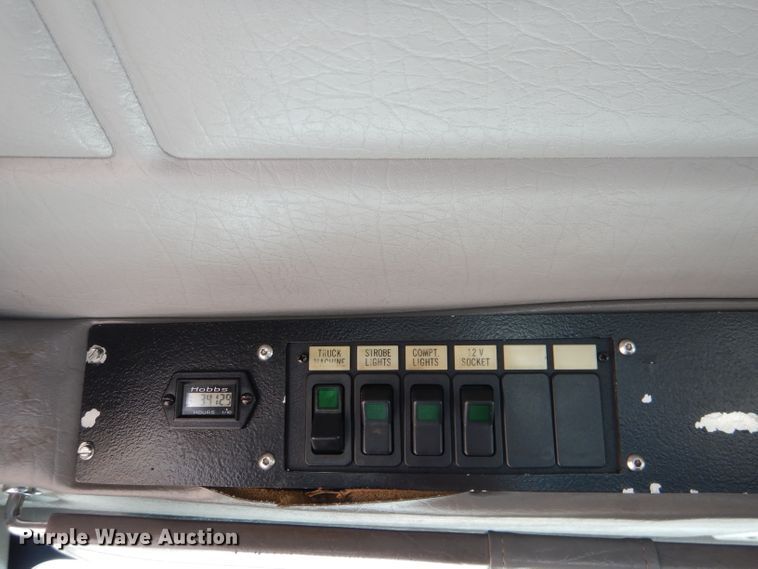 image for item HC9138 2009 Peterbilt 335  bucket truck