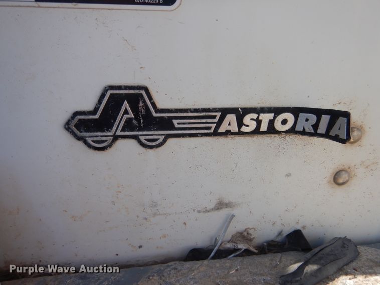 image for item HC9138 2009 Peterbilt 335  bucket truck