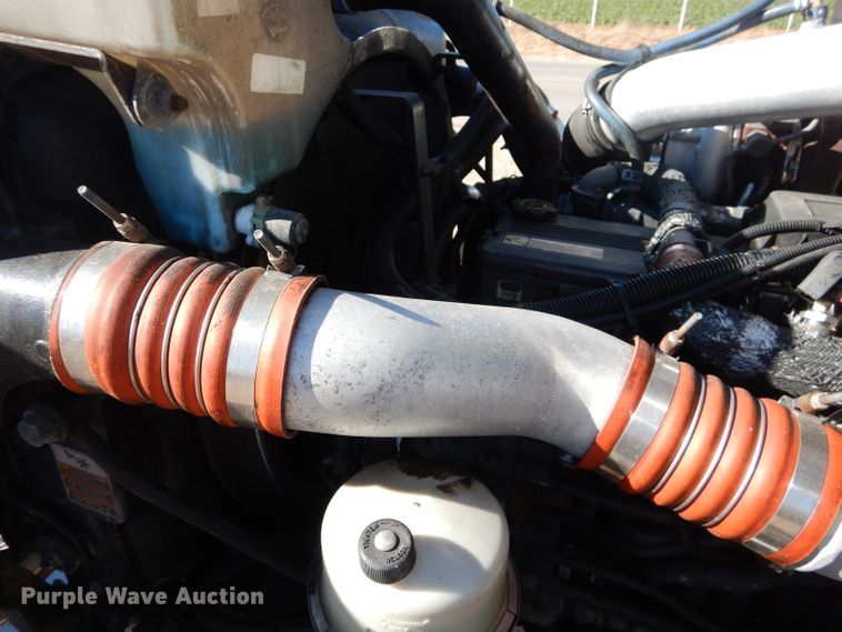 image for item HC9138 2009 Peterbilt 335  bucket truck