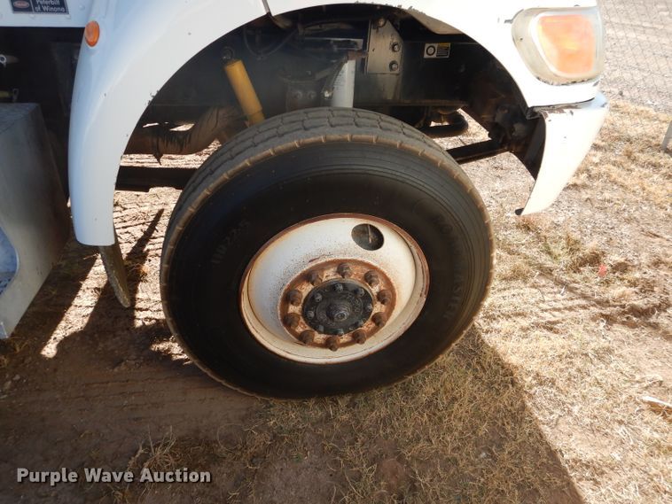 image for item HC9138 2009 Peterbilt 335  bucket truck