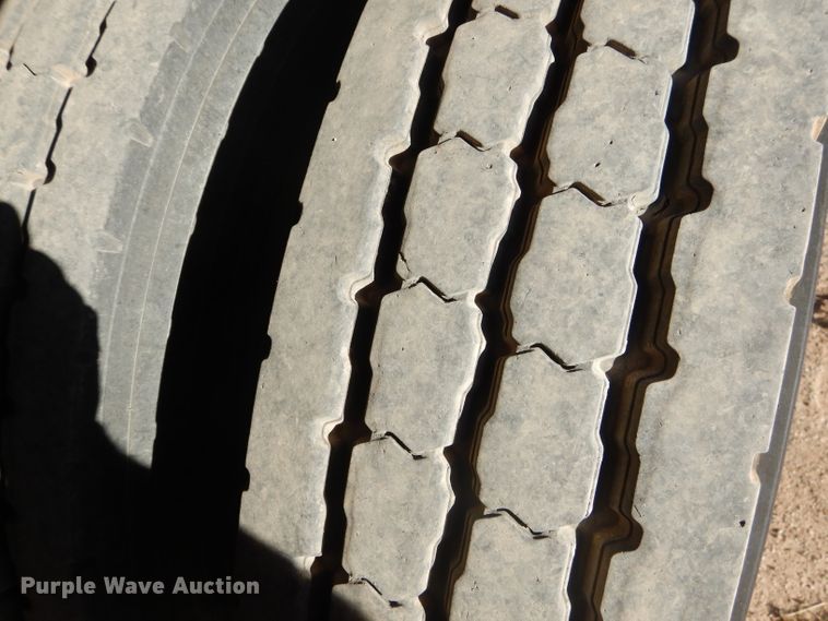 image for item HC9138 2009 Peterbilt 335  bucket truck