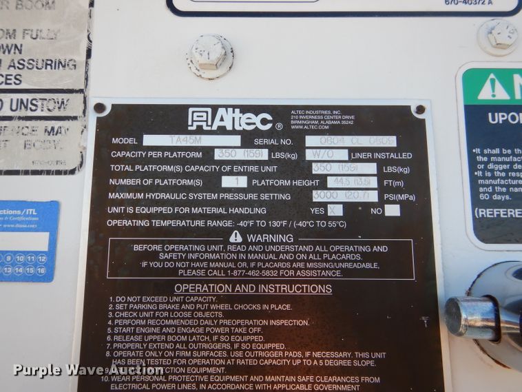 image for item HC9138 2009 Peterbilt 335  bucket truck