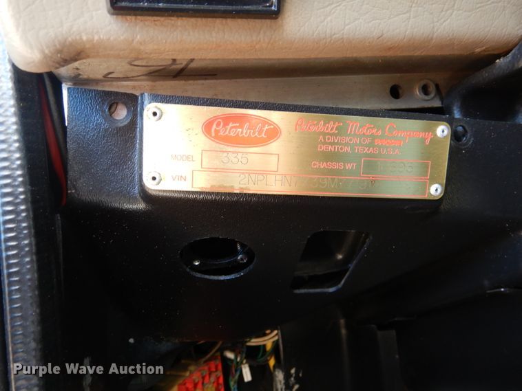 image for item HC9138 2009 Peterbilt 335  bucket truck