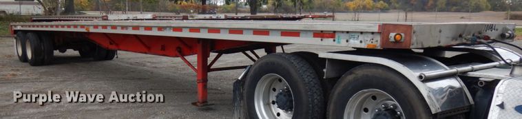 image for item HD9103 1995 Wilson CF-900 flatbed trailer