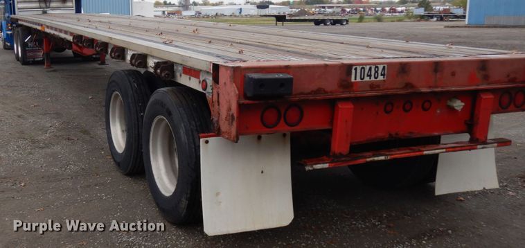 image for item HD9103 1995 Wilson CF-900 flatbed trailer