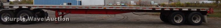 image for item HD9103 1995 Wilson CF-900 flatbed trailer