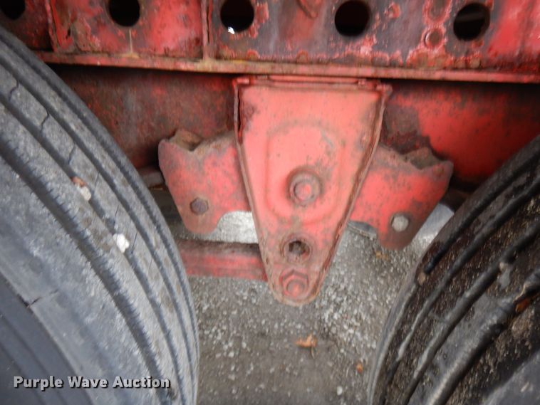 image for item HD9103 1995 Wilson CF-900 flatbed trailer