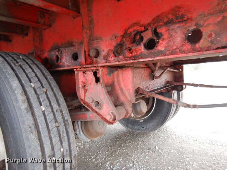 image for item HD9103 1995 Wilson CF-900 flatbed trailer