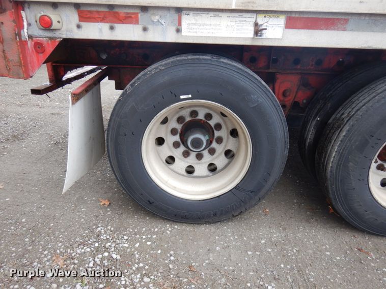 image for item HD9103 1995 Wilson CF-900 flatbed trailer