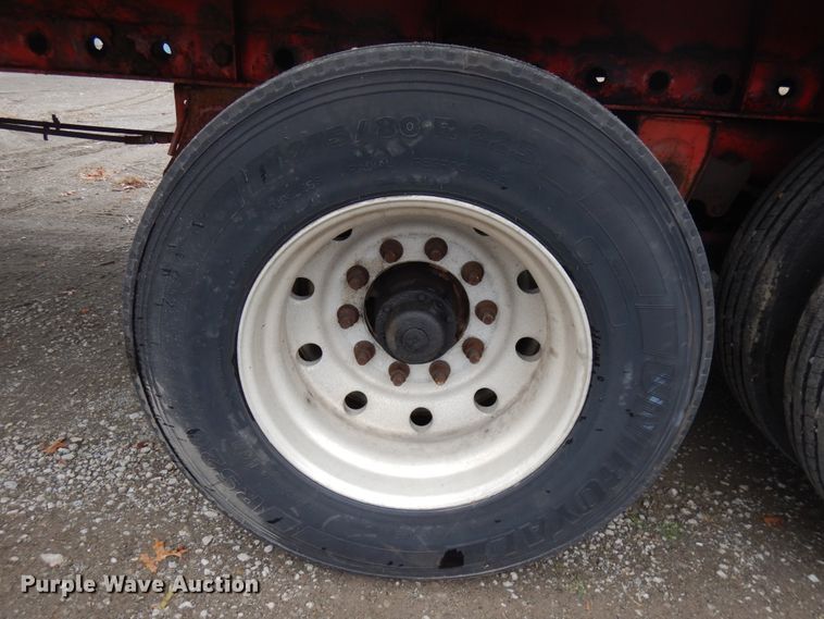 image for item HD9103 1995 Wilson CF-900 flatbed trailer