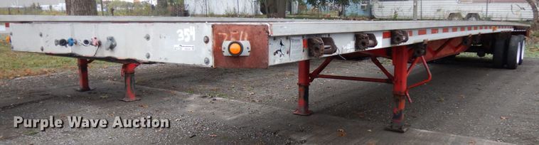 image for item HD9104 1995 Wilson CF-900 flatbed trailer